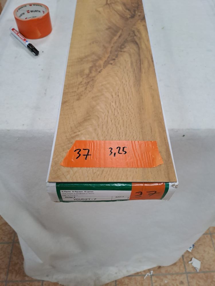 PVC Designbodenbelag Restposten 37 – Auckland Oak (3,25 m², nur komplett)