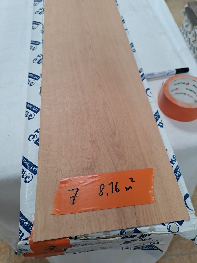 PVC Designbodenbelag Restposten 7 – Warm Natural Rustic Oak (8,16 m², nur komplett)