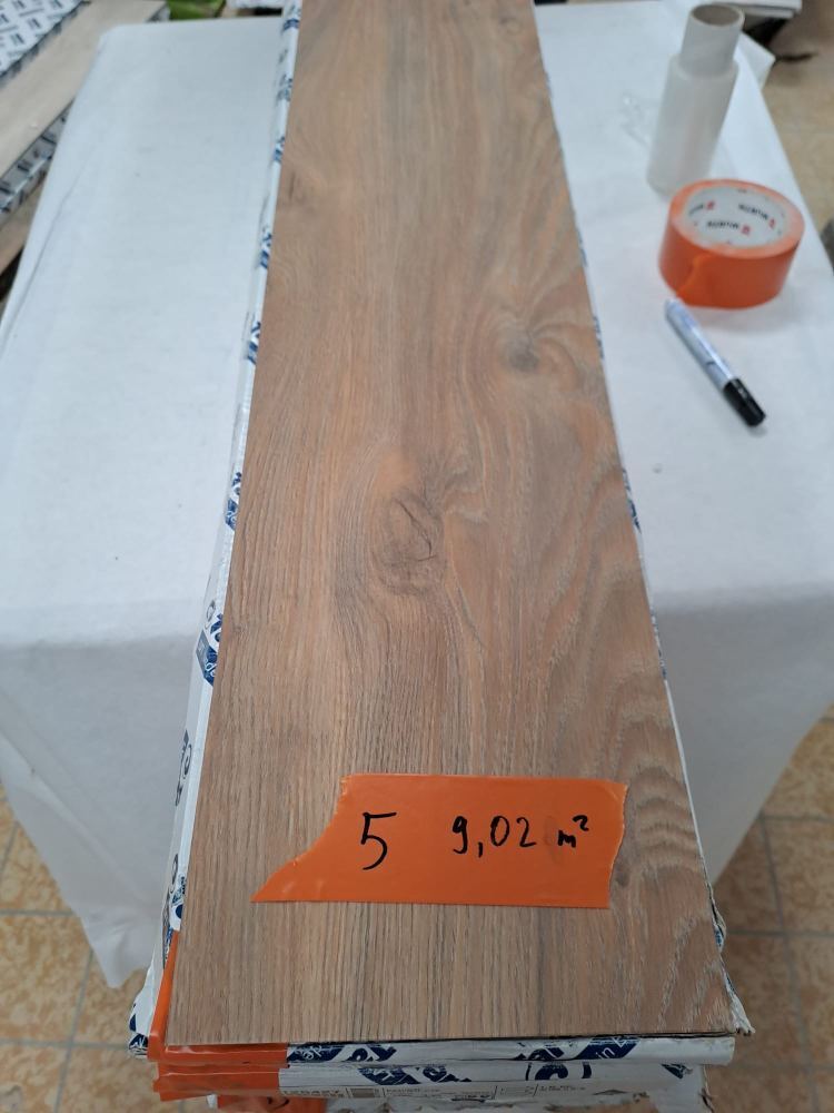 PVC Designbodenbelag Restposten 5 – Natural English Oak (9,02 m², nur komplett)