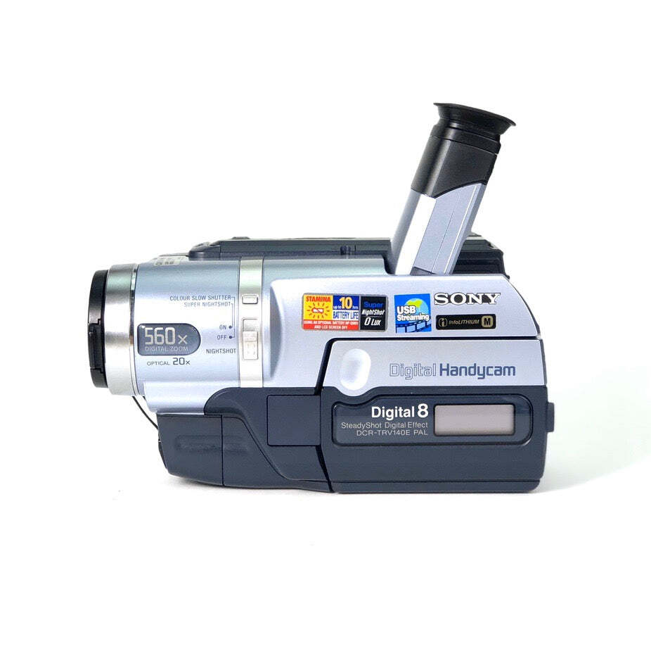 Sony Digital8 Handycam 100xズーム SONY HANDYCAM - DIGITAL 8 VINTAGE CAMCORDER - 560x ZOOM - RETRO