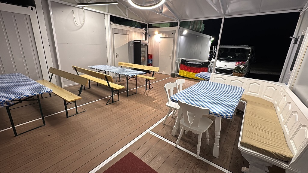 Biertischgarnitur mit/ohne Lehne mieten für Hochzeit & Party | SelfieAlarm