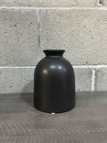 Large black budvase