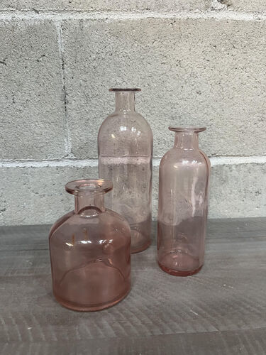 Pink glass budvase 