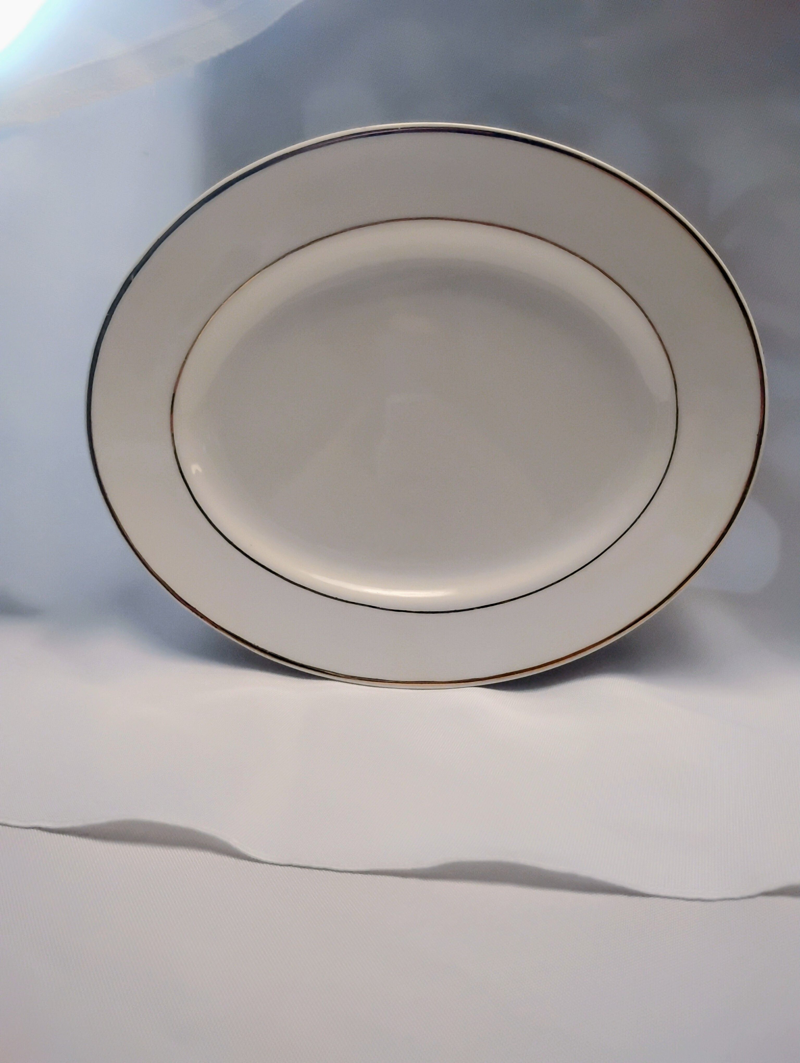 Platter - Medium | Rick's Rental World