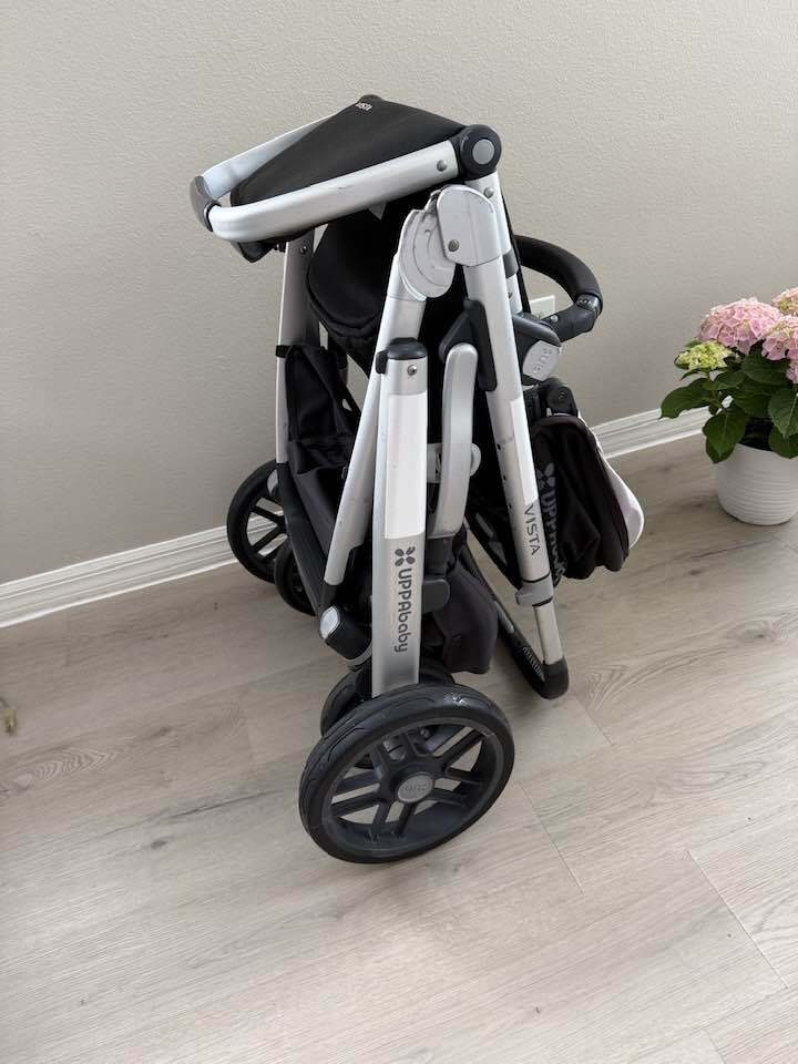 uppababy g luxe pushchair UPPAbaby G-Luxe Stroller – Greyson (Charcoal mélange/Carbon) main image 0