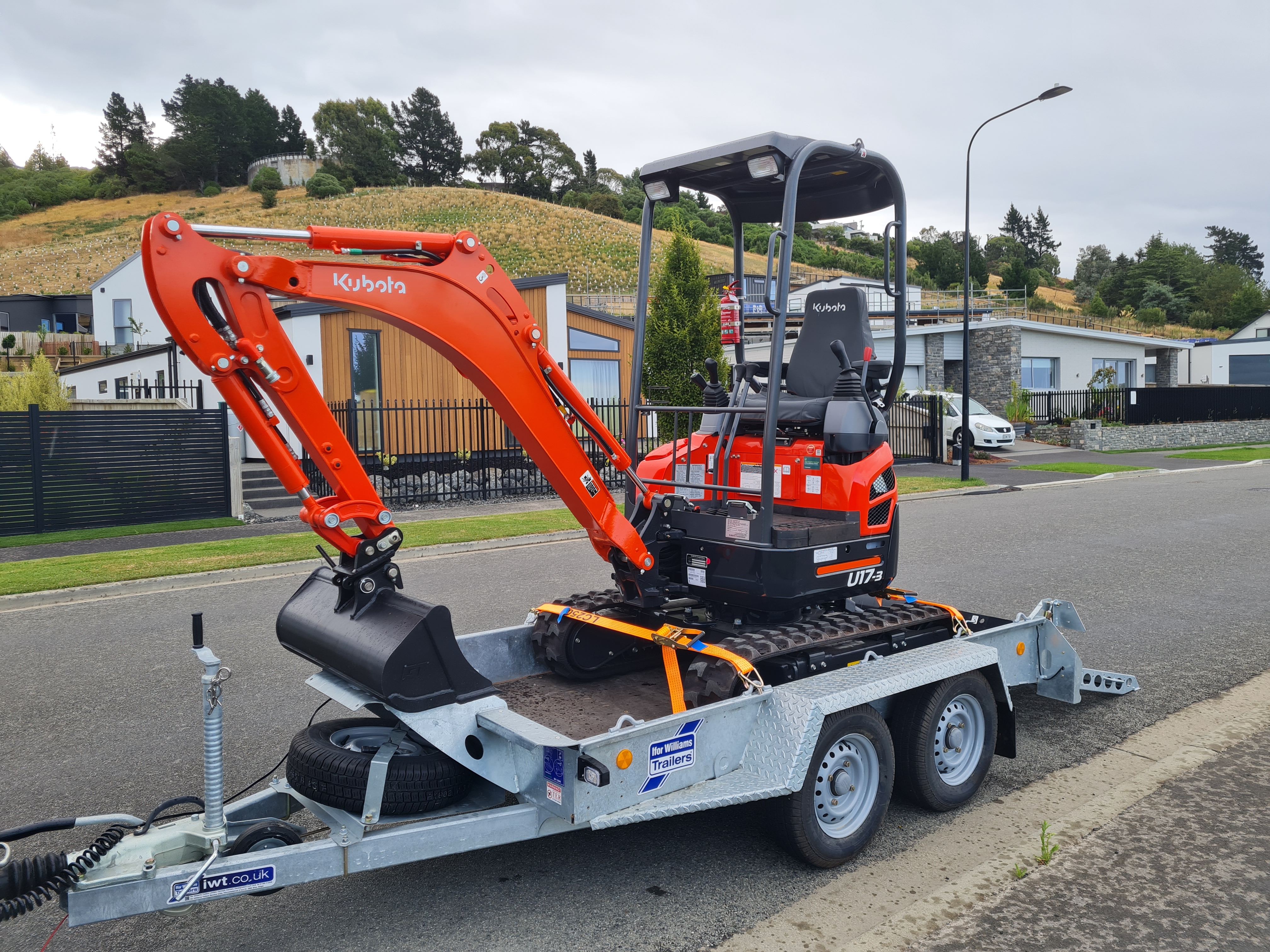 Cashmere Mini Diggers