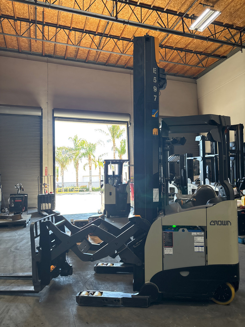 Crown Double Reach 321' Lift Height | Electrolift - Forklift