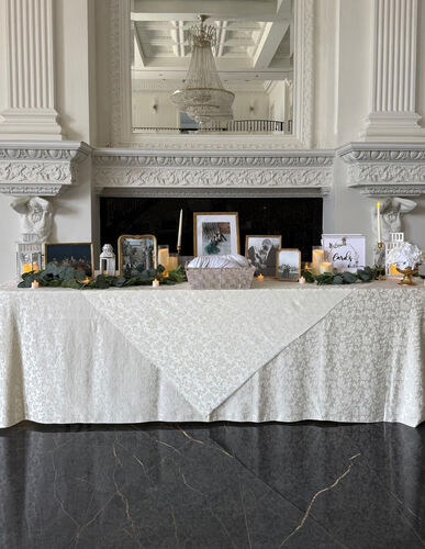 Receiving Table Decor