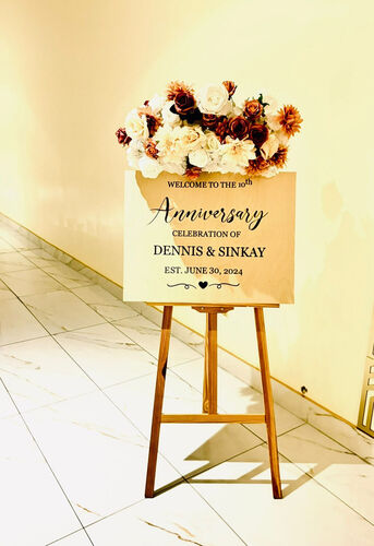 Wooden Easel Welcome Sign