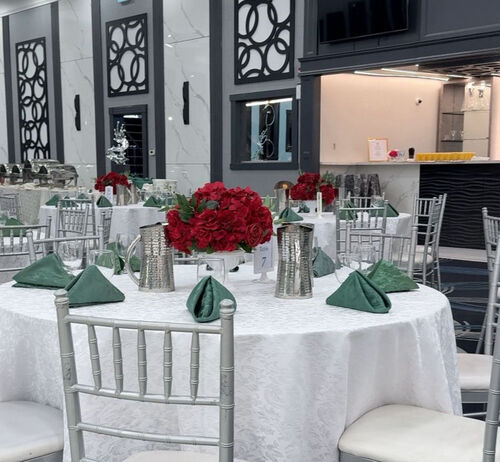 White Short Vase Floral Centerpiece