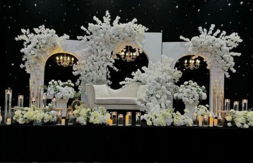 Grand Wood Triple-Arch Decor