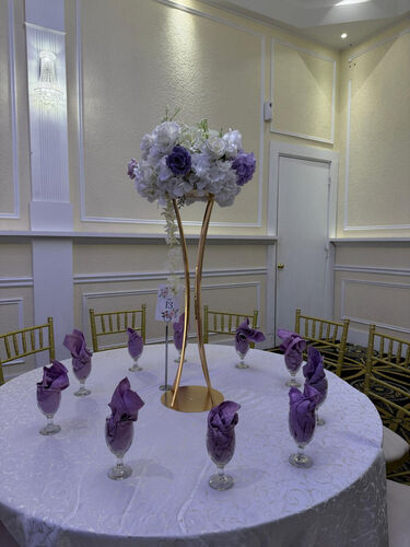 Modern Metal Stand Floral Centerpiece