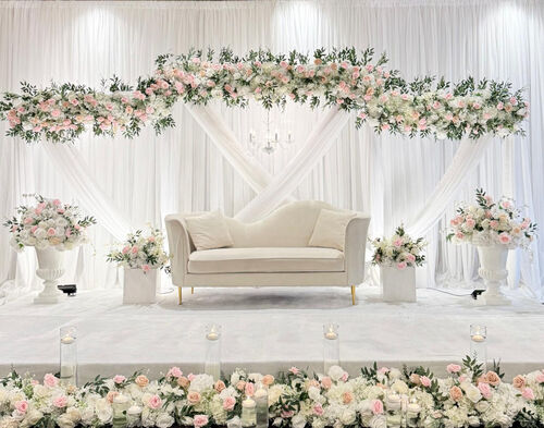 Elegant Draped Arch Decor