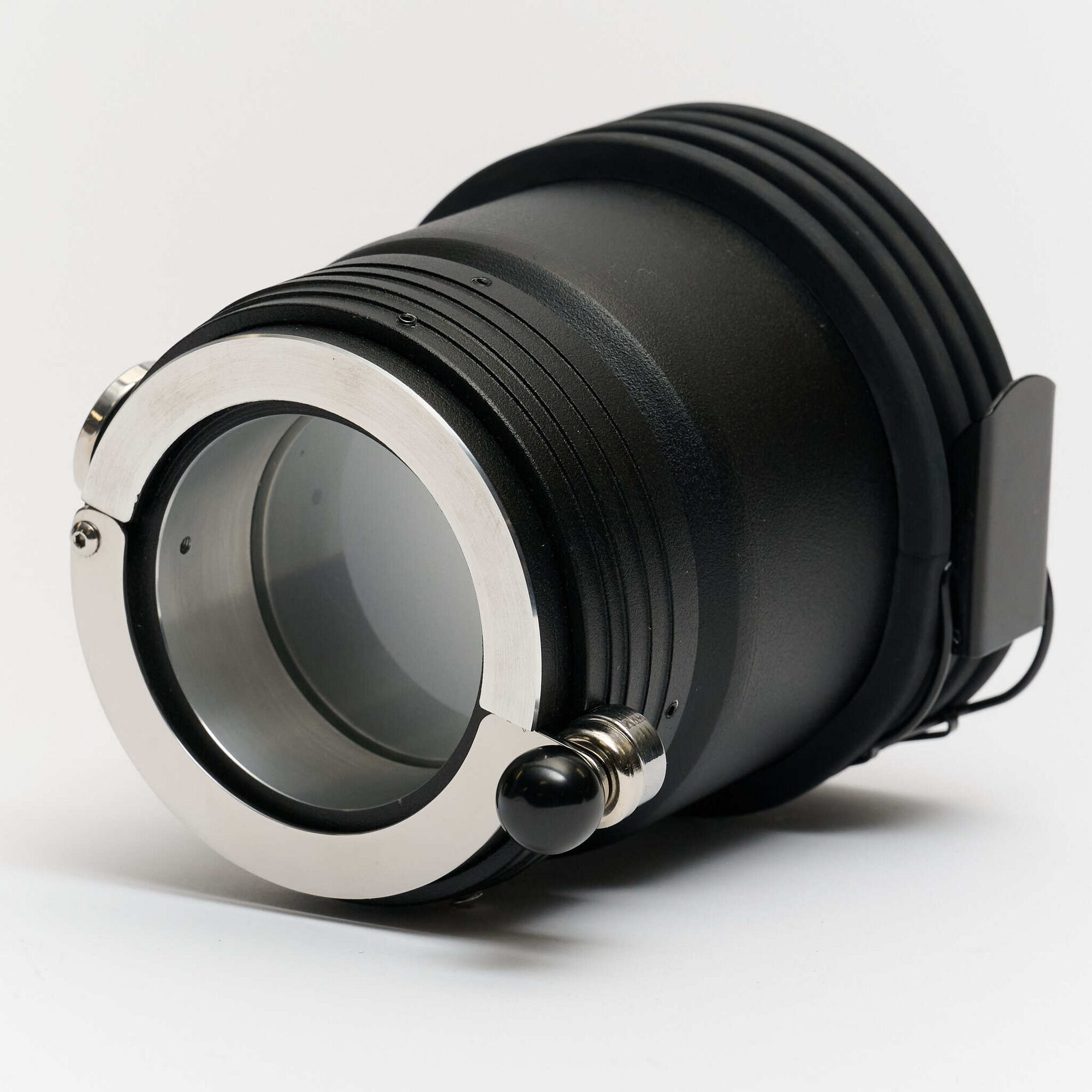 Profoto Mini adapter to Dedolight
