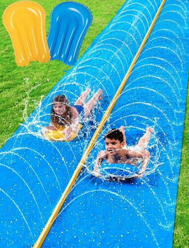 Jeux ext&eacute;rieurs install&eacute;s sur un terrain lors d'un &eacute;v&eacute;nement