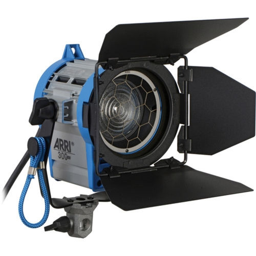 ARRI 300w Plus Fresnel Light KIT (Dimmer, Scrims, Spare Bulb